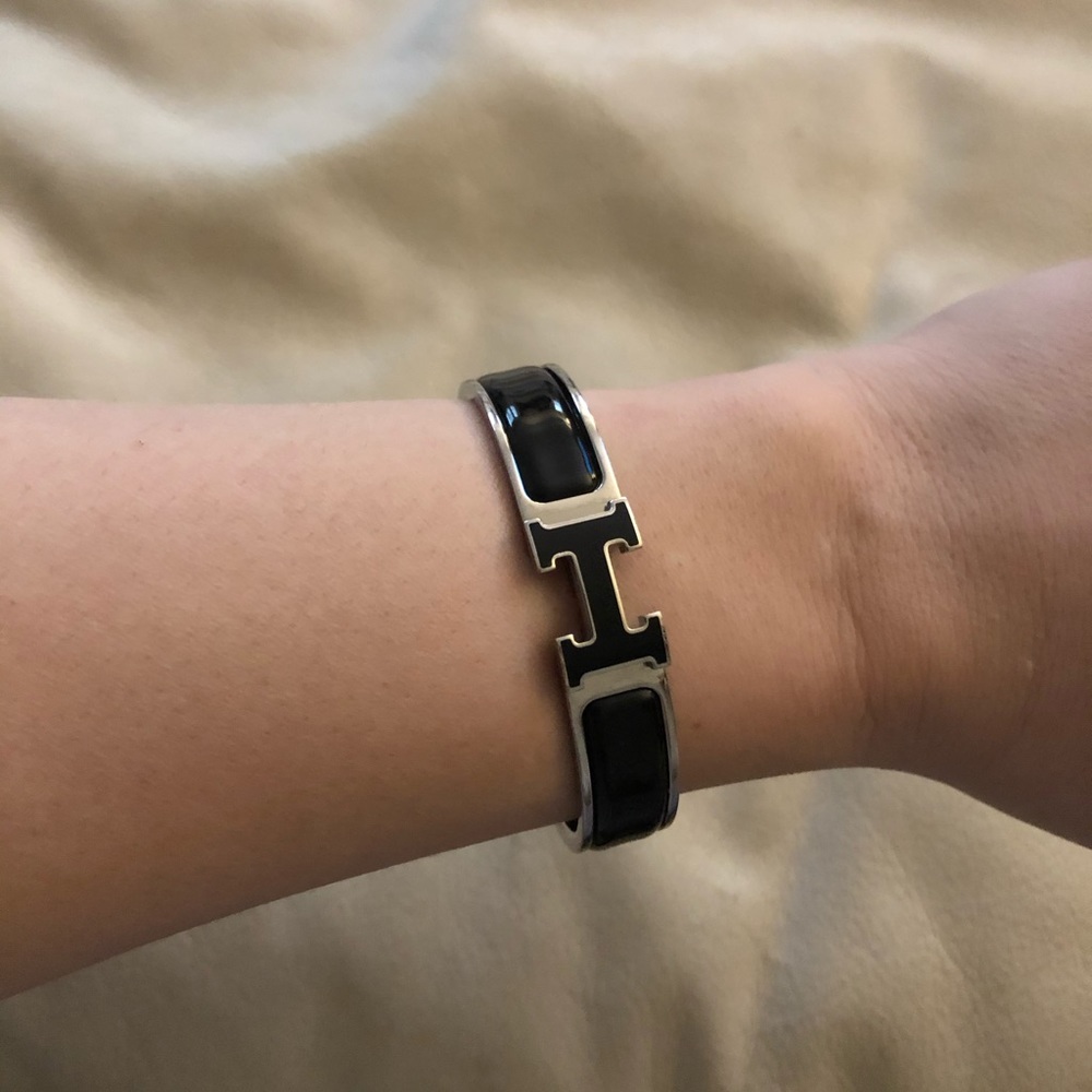 Hermès bracket